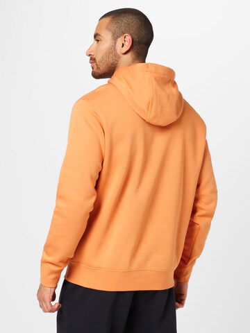 Nike Sportswear - Regular Fit Sweatshirt 'Club Fleece' em laranja