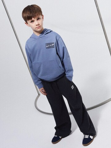 NAME IT - Sudadera en gris