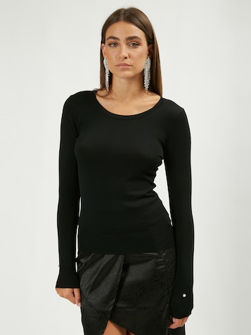 Influencer Sweater in Black: front