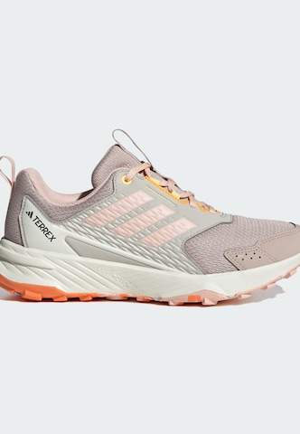 ADIDAS TERREX Lage schoen 'Tracefinder' in Bruin