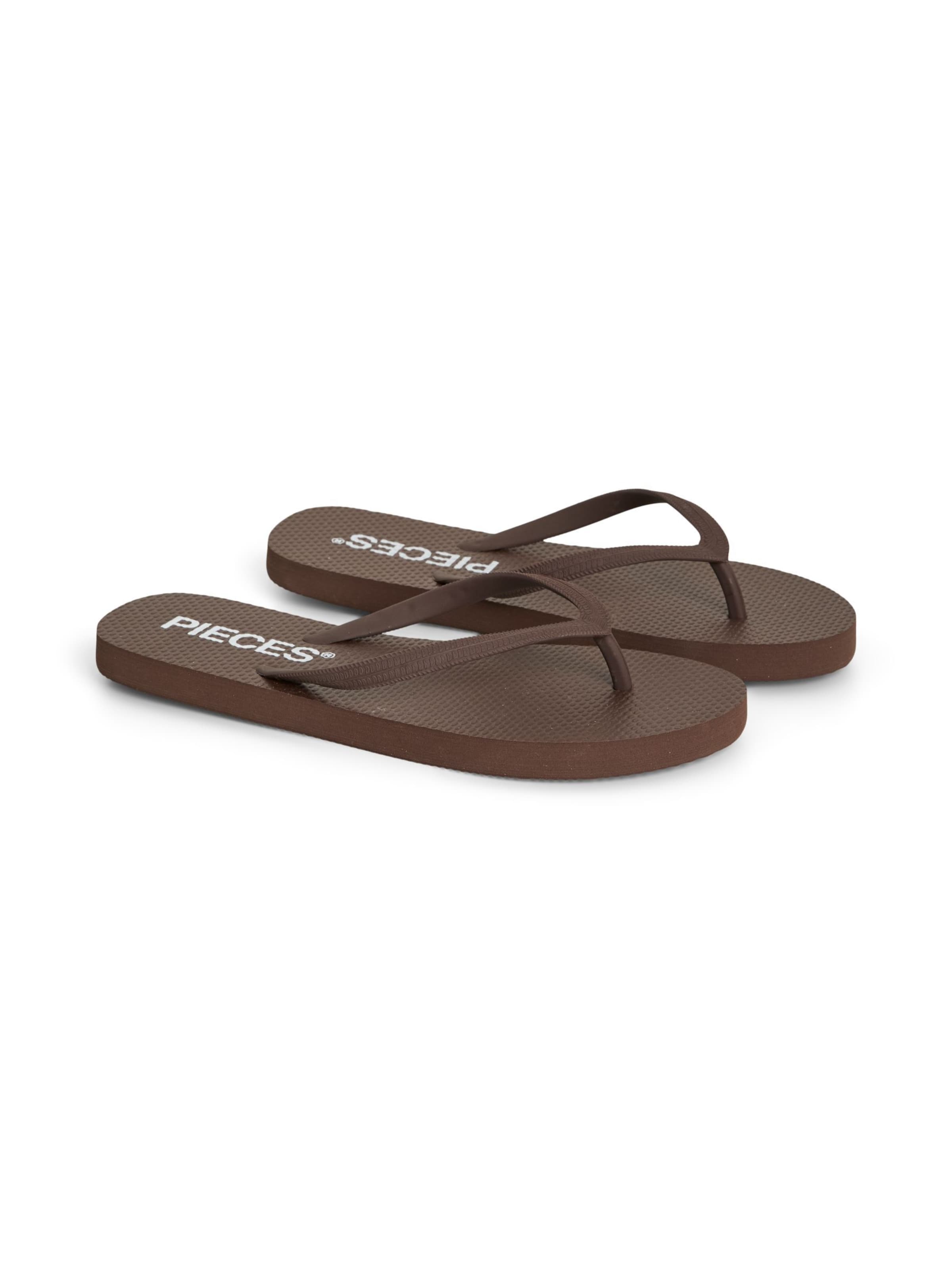 Tongs 'PCSummer' PIECES en marron