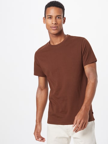 LEVI'S ® Μπλουζάκι σε καφέ: μπροστά