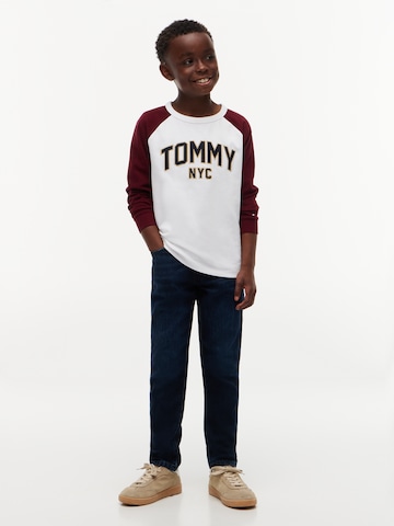 balta TOMMY HILFIGER Marškinėliai 'VARSITY'