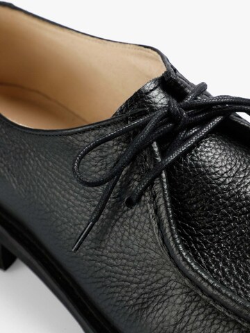 Chaussure à lacets 'Cameron' Scalpers en noir