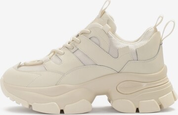 Kazar Studio Sneakers in White: front