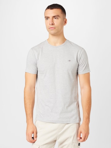 T-Shirt GANT en gris : devant