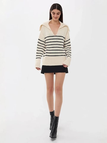 Hiccup Pullover in Weiß