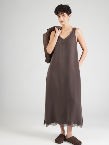 Smith&Soul Dress in Brown: front