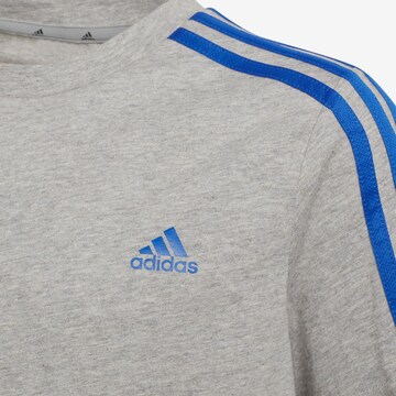 ADIDAS SPORTSWEAR Λειτουργικό μπλουζάκι 'Essential' σε γκρι