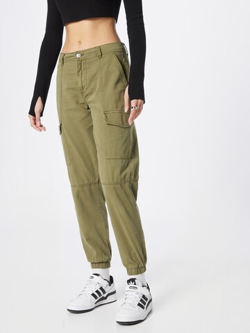 NEW LOOK Tapered Cargo Jeans 'JAFAR' in Green: front