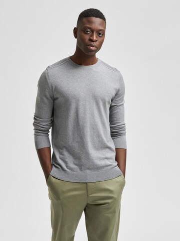 SELECTED HOMME Regular Fit Pullover 'Berg' in Grau: predná strana