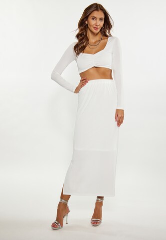 faina - Camiseta en blanco