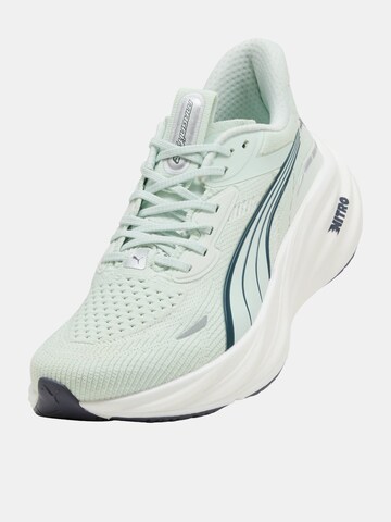 PUMA Laufschuh 'Magnify Nitro 3' in Weiß