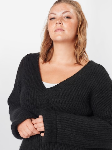 ABOUT YOU Curvy Pullover 'Valeska' in Schwarz