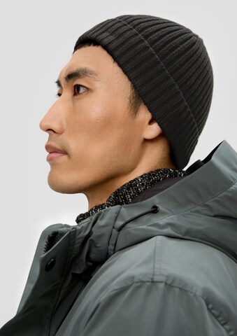 s.Oliver Beanie in Black: front