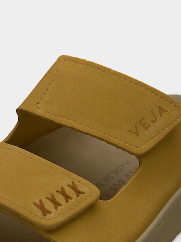 Veja Papucs 'Etna' - bézs