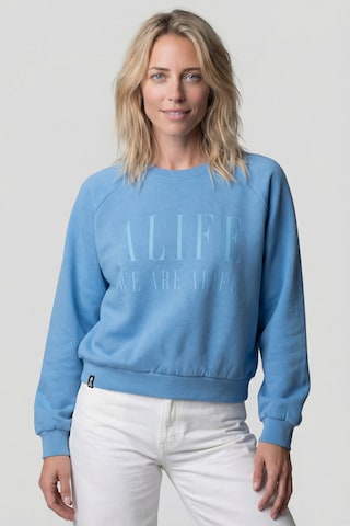 alife & kickin Sweatshirt 'ThyraAK P' in Blau: Vorderseite