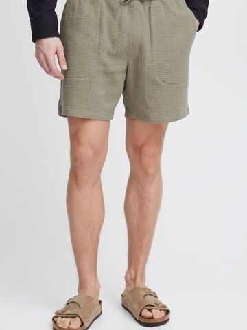 regular Pantaloni chino ' Lain ' di !Solid in verde: frontale