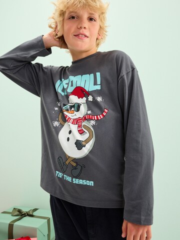 Next Тениска в сиво: отпред