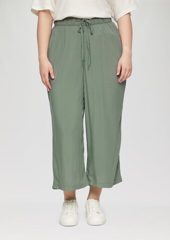 QS Wide leg Trousers in Green: front