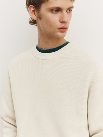 Pull&Bear Pulover | bela barva