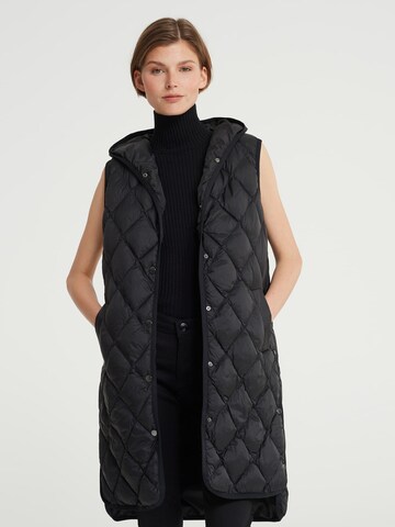 OPUS Vest 'Wiamant' in Black: front