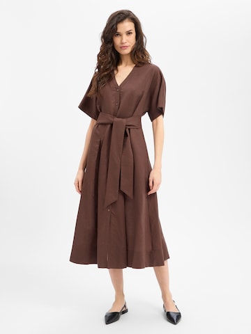 Robe d’été Ambiance en marron : devant