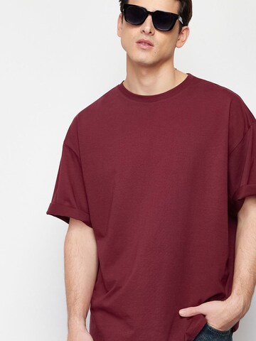 T-Shirt Trendyol en rouge : devant