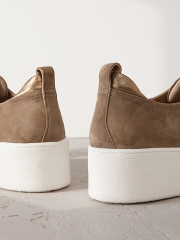 Next - Zapatillas sin cordones en marrón