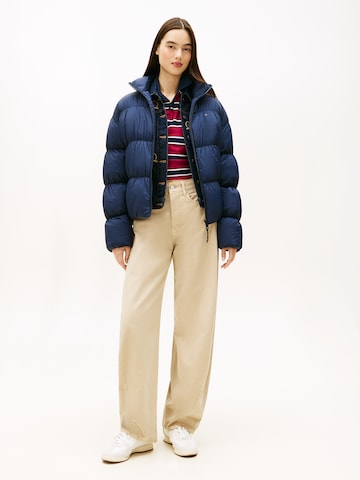 Tommy Jeans Talvitakki värissä sininen