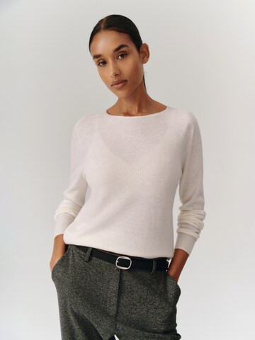 TATUUM - Pullover 'Rossa' em branco: frente