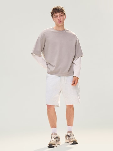 Bershka Loose fit Trousers in Grey