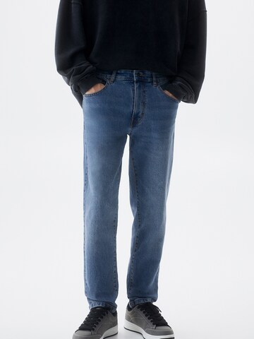 Pull&Bear Regular Jeans in Blauw: voorkant