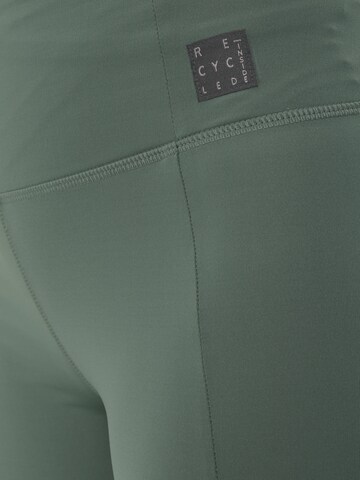 VAUDE Slim fit Outdoor trousers 'Essential' in Green