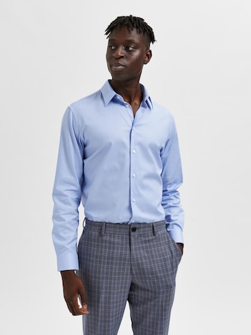 Coupe slim Chemise 'Nathan' SELECTED HOMME en bleu : devant