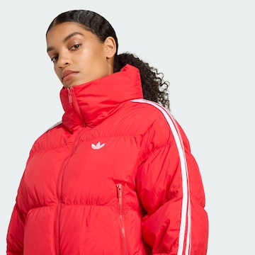 ADIDAS ORIGINALSZimska jakna 'Adicolor' - crvena boja