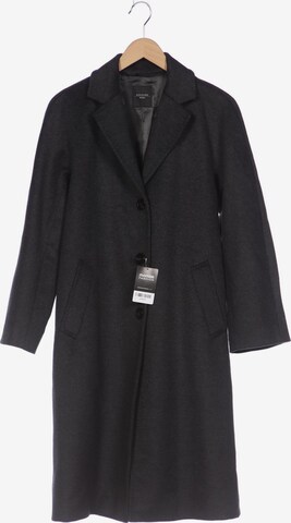 Weekend Max Mara Jacket & Coat in M in Grey: front