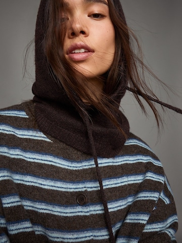 Bershka Beanie in Brown