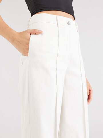 UNITED COLORS OF BENETTON - Loosefit Pantalón de pinzas en blanco