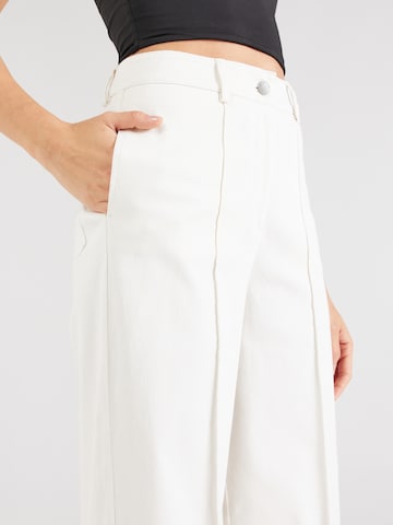 UNITED COLORS OF BENETTON Loose fit Trousers with creases in White