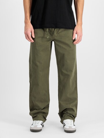 ALPHA INDUSTRIES Wide leg Byxa i grön: framsida