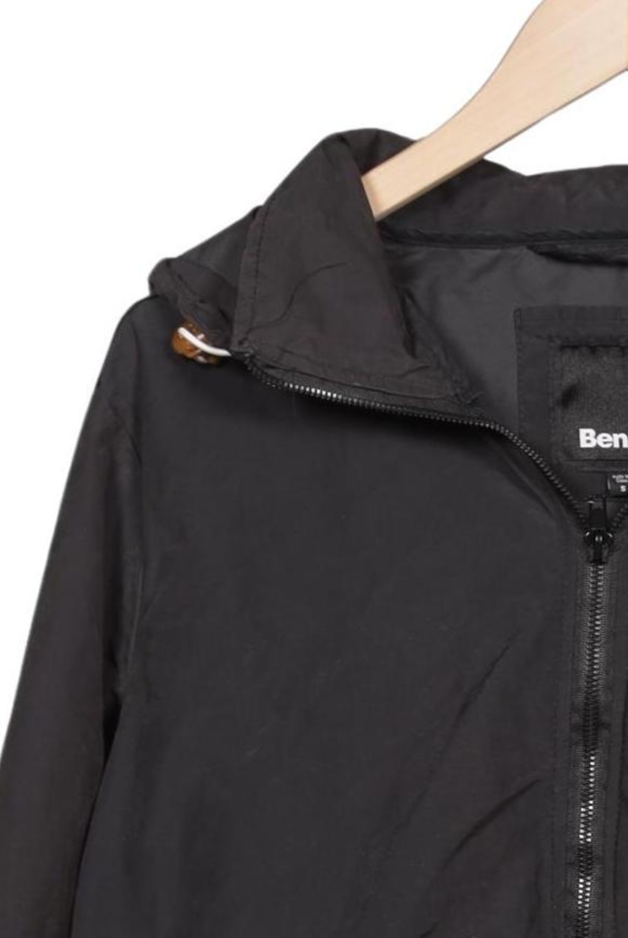 BENCH Jacket & Coat in S in Black