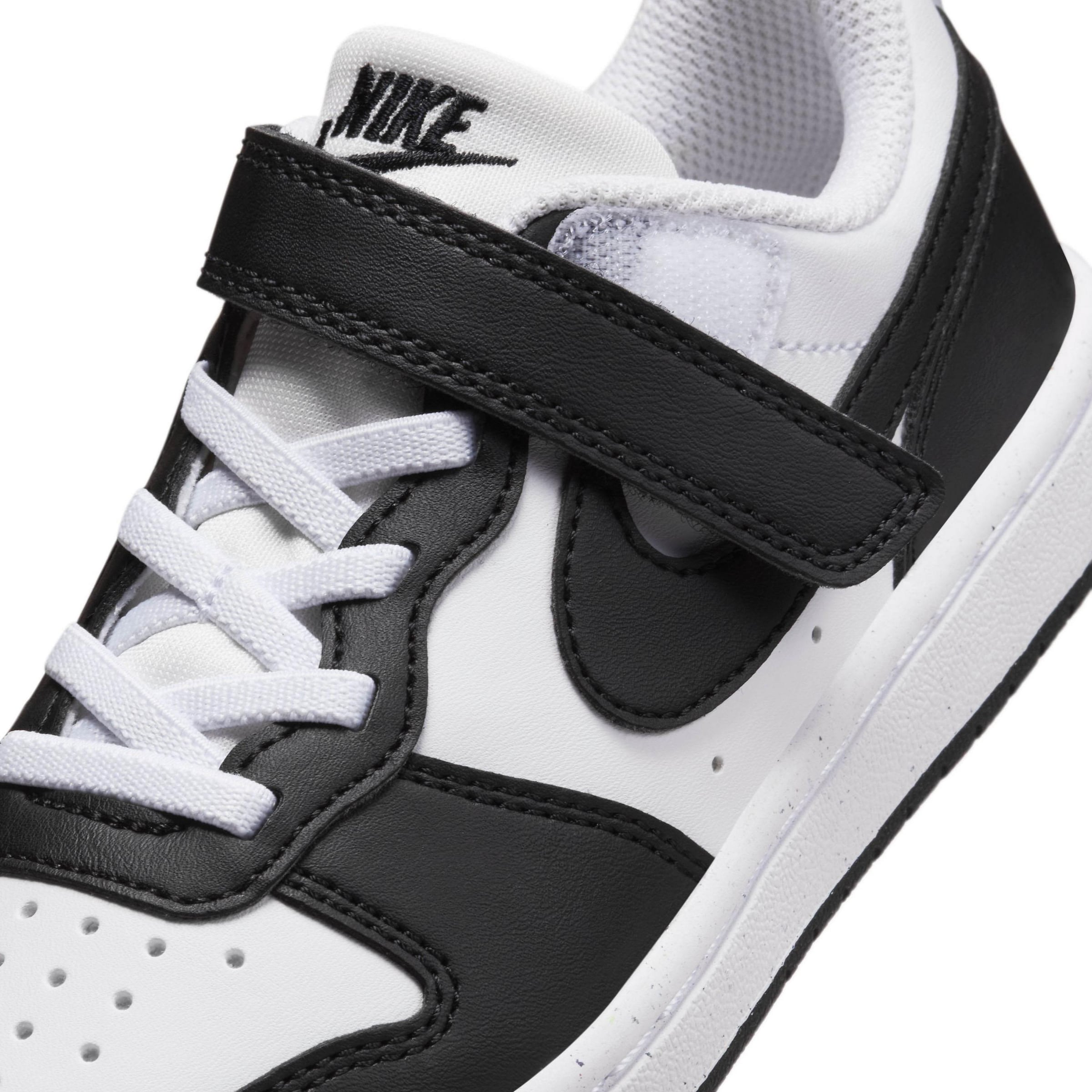 Nike Sportswear Sneakers in Black