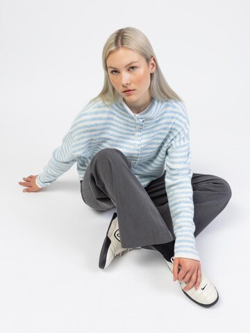 BROKE + SCHÖN Knit Cardigan in Blue