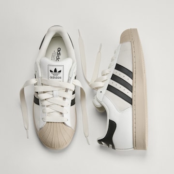 ADIDAS ORIGINALS - Sapatilhas baixas 'Superstar II' em branco