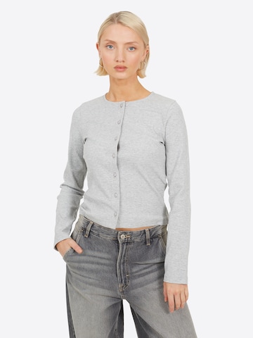 BRAVE SOUL Gebreid vest in Grijs: voorkant