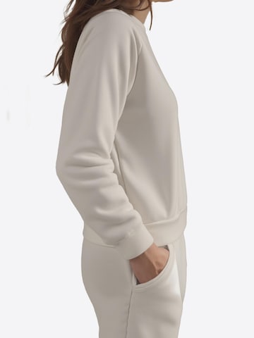 Vivisence Sweatsuit '9205kmpl' in White