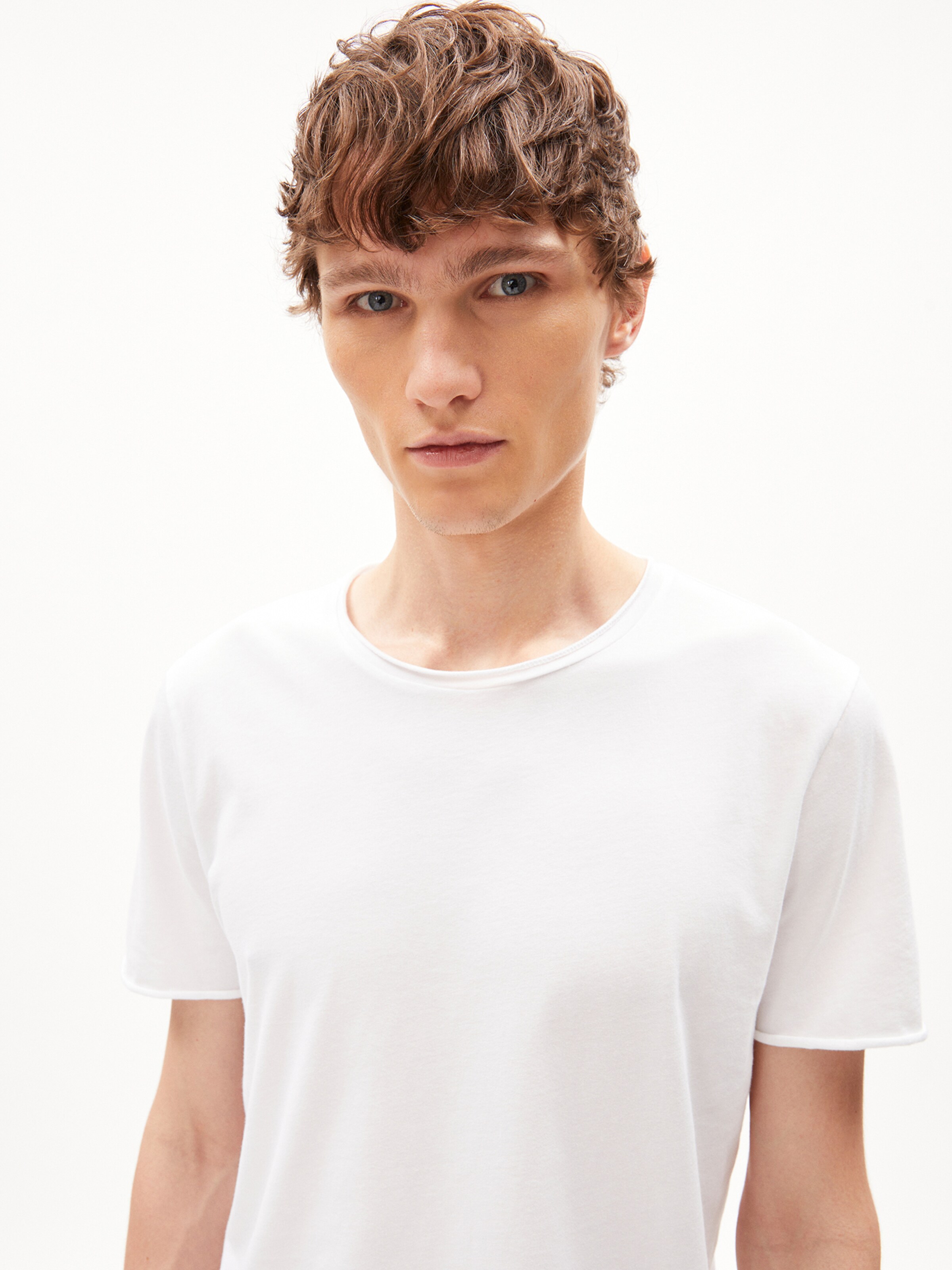 ARMEDANGELS T-Shirt ' JAAMES BRUSHED ' in Weiß: Vorderseite