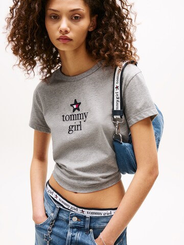 Tommy Jeans Футболка в Серый