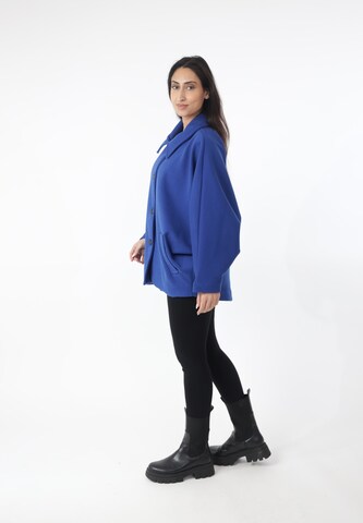 Manteau mi-saison Elara en bleu
